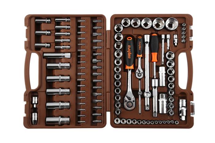 Наборы торцевых и накидных ключей. Необходимые инструменты и материалы