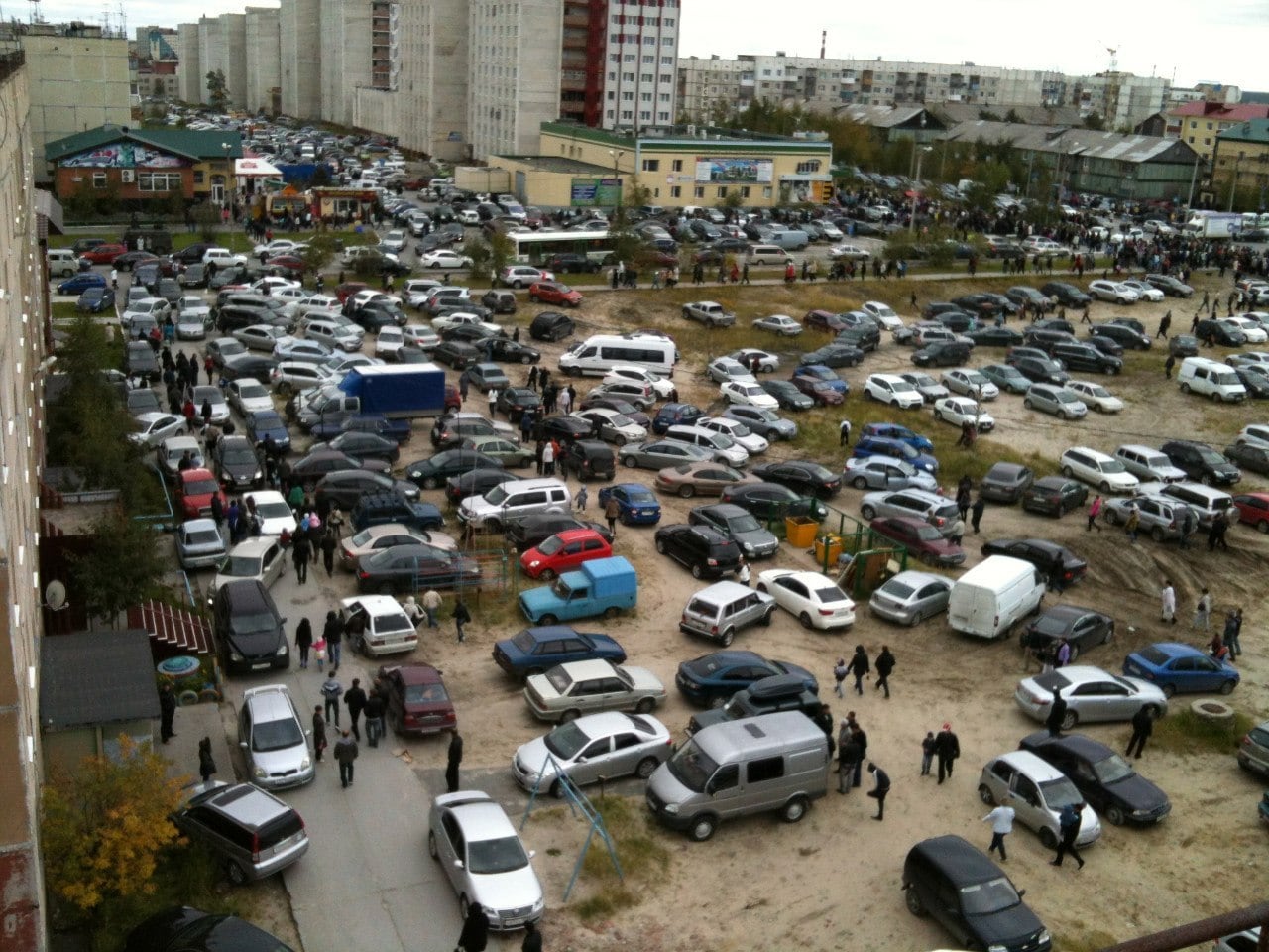 Во дворе Штраф за парковку