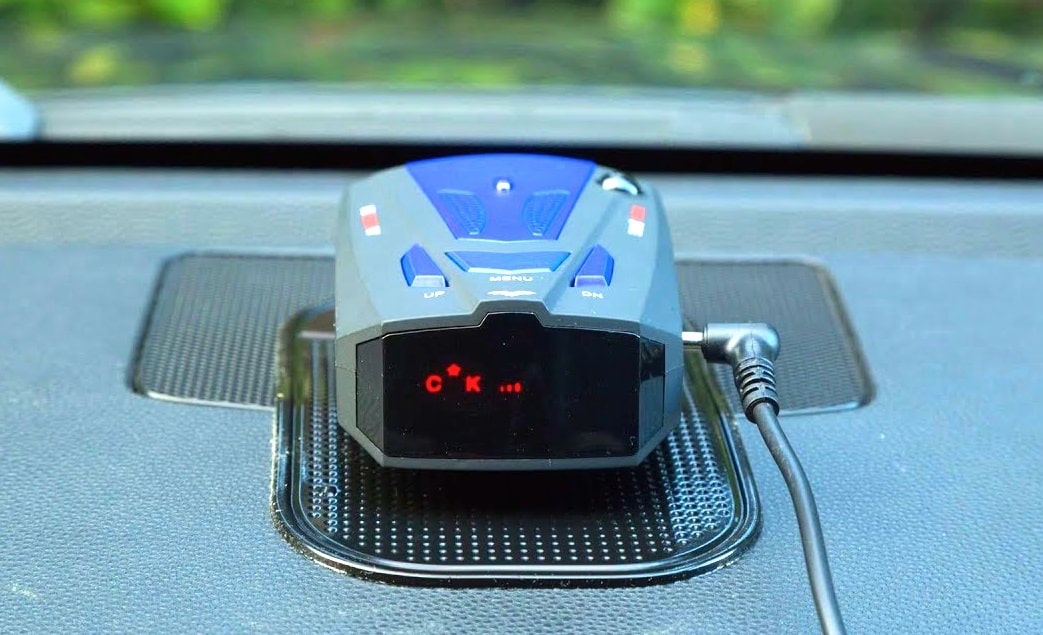 Установленный антирадар 16 BAND V7 Антирадар 16 BAND V7