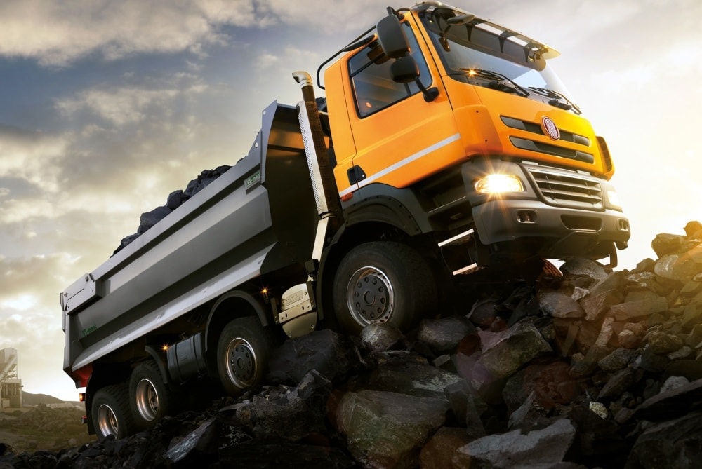 Грузовик Грузовой заднеприводной автомобиль