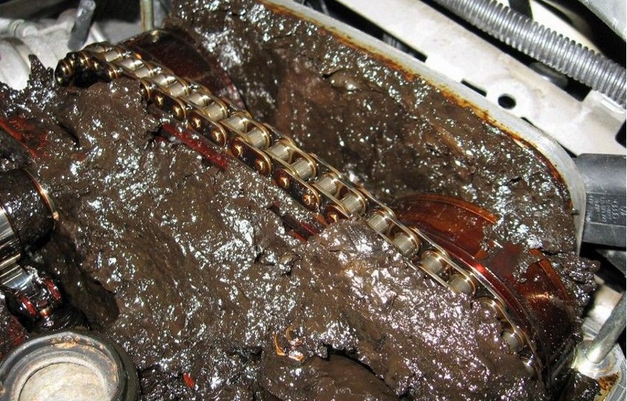 Грязевые отложения в двигателе Нужно ли использовать промывочное масло?