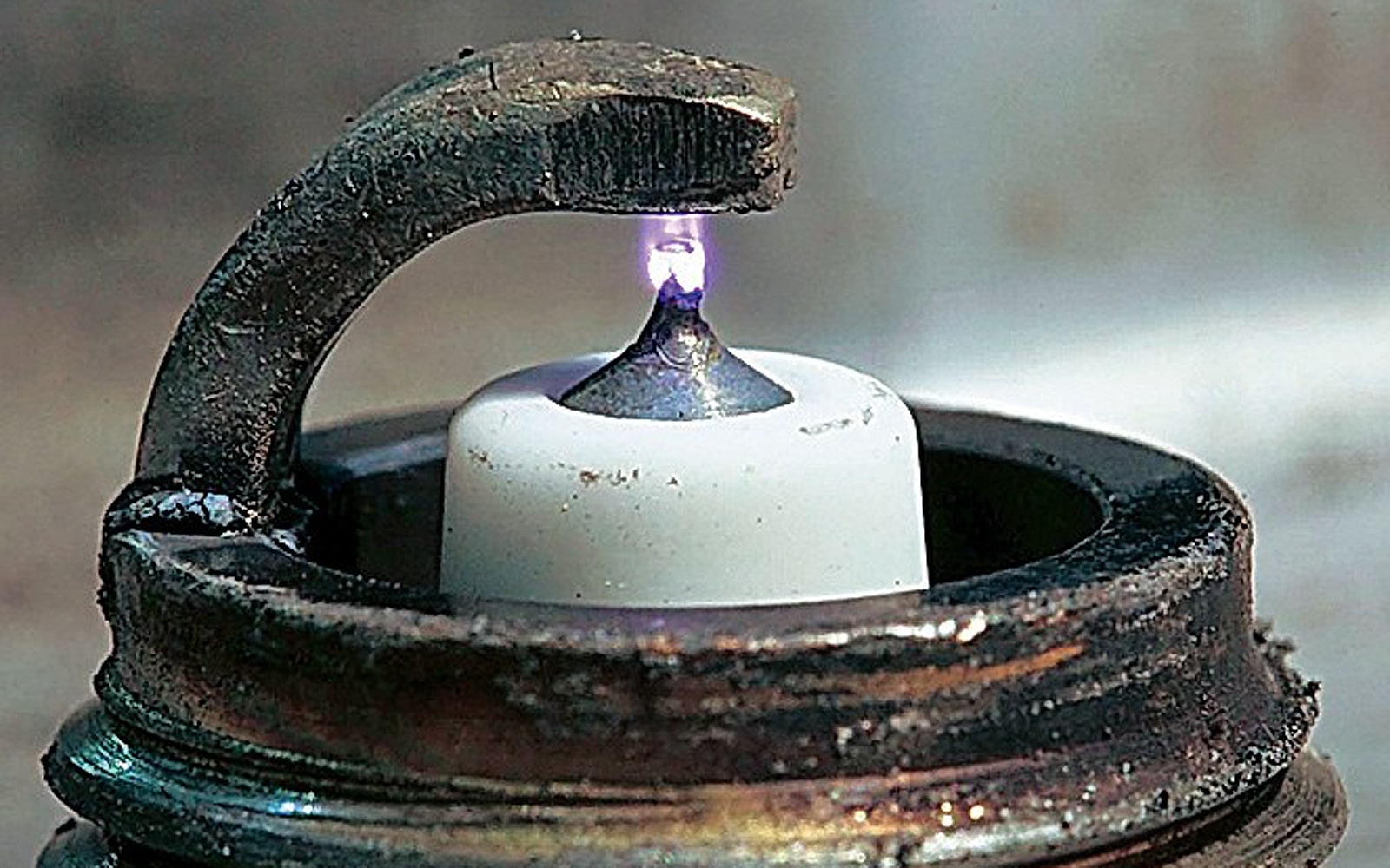 Устойчивая искра Эффективное использование свечей