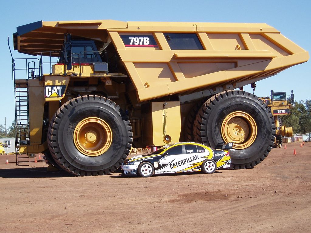 Caterpillar 797В Не самый крупный экземпляр