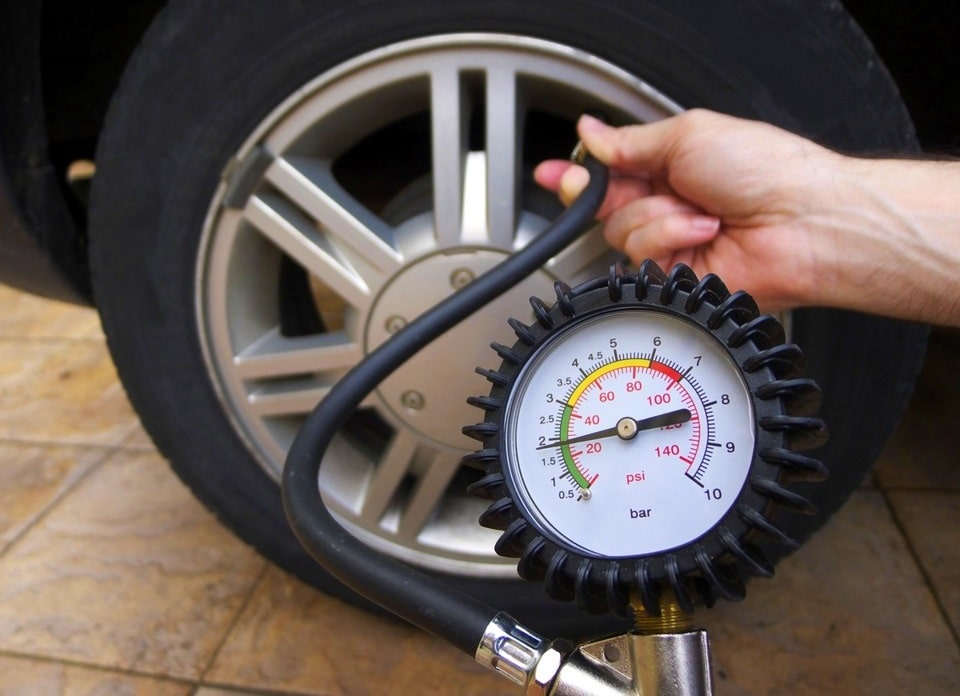 Манометр Манометр для измерения давления в шинах