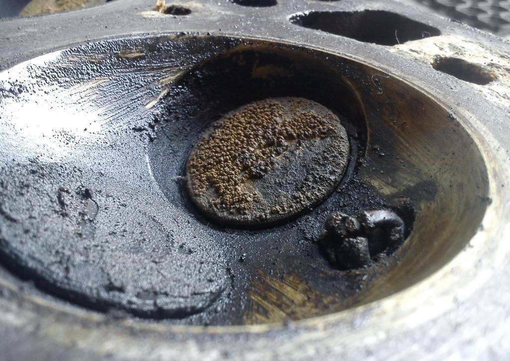 Нагар в камере сгорания 92 вместо 95 бензина