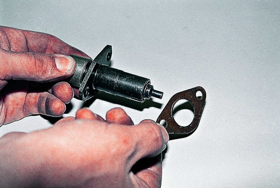 Натяжитель Натяжитель цепи ВАЗ 2106