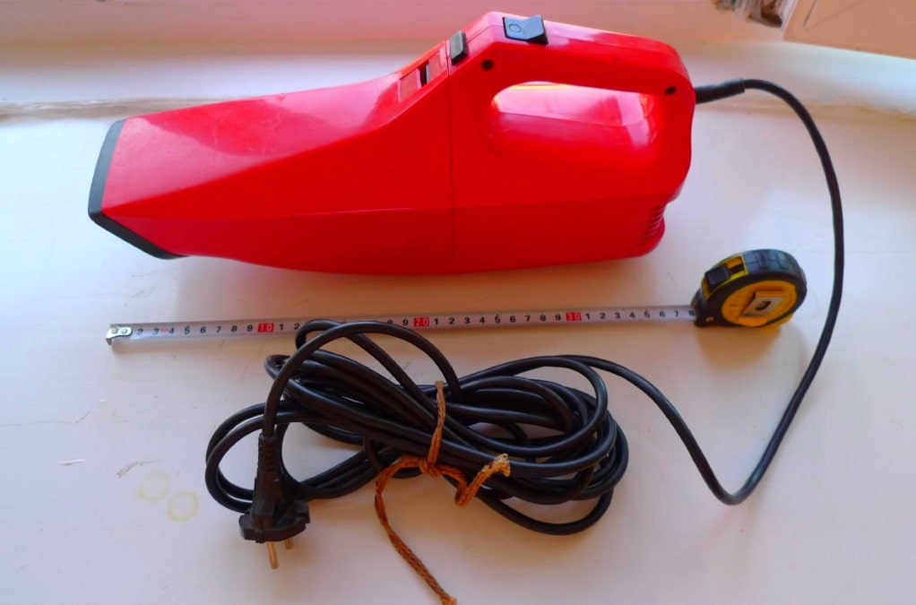 Пвлесос "Шмель" Пылесос, работающий от сети 220 В