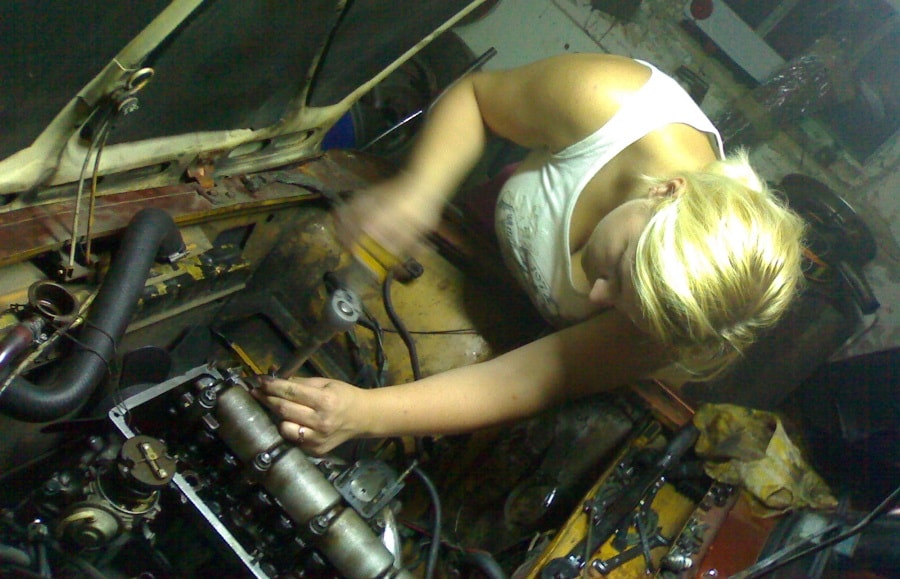 Двигатель без клапанной крышки Подготовка