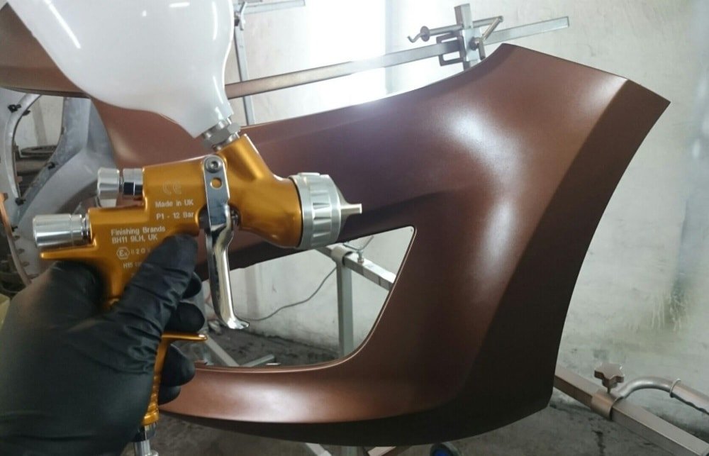 Нанесение груновки Грунтовка