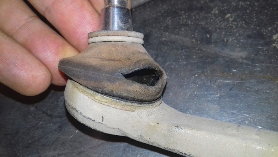 Разрушение пыльника Причины поломки шаровой опоры