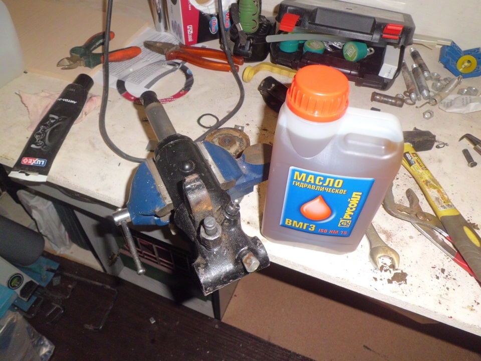 Прокачка домкрата Порядок выполнения работ