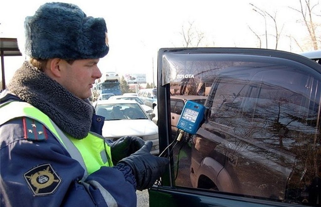 Проверка прозрачности тонировки Зачем снимать тонировку?