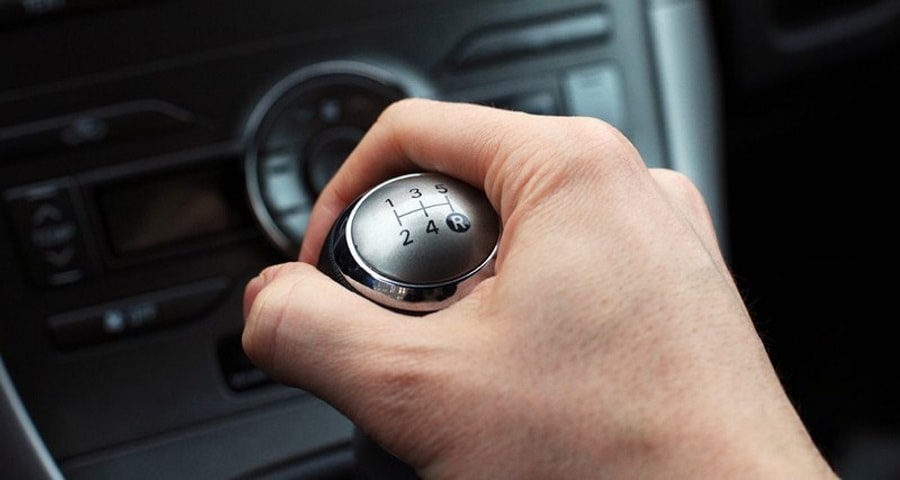 Рука на рычаге Постоянное удерживание руки на рычаге