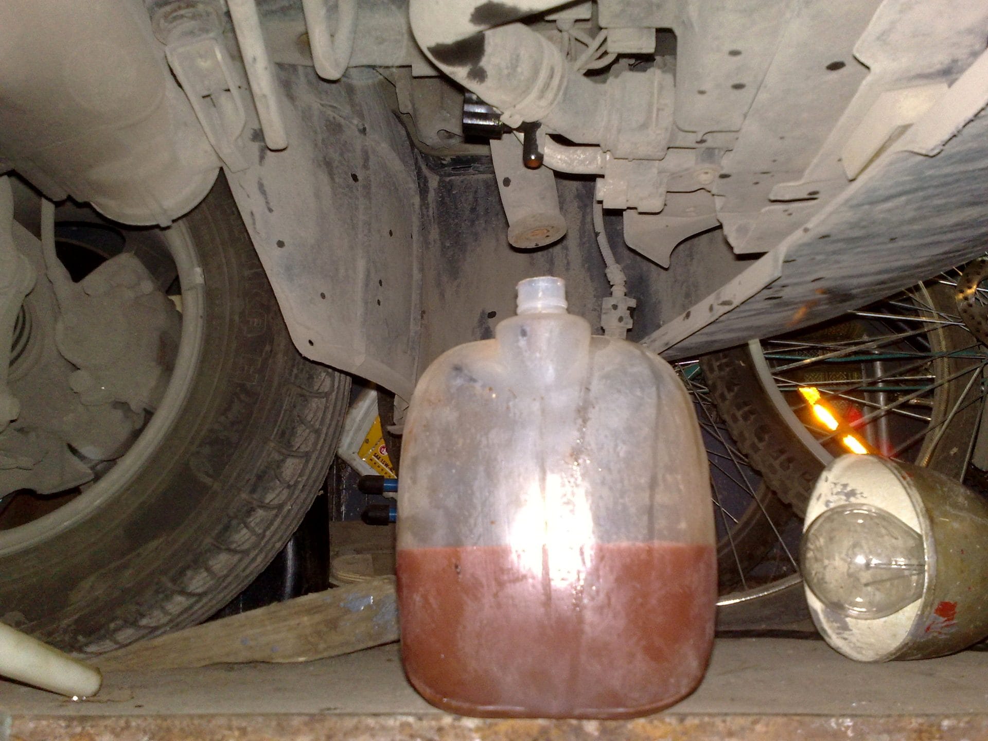 Слив антифриза из автомобиля Слив отработанного антифриза