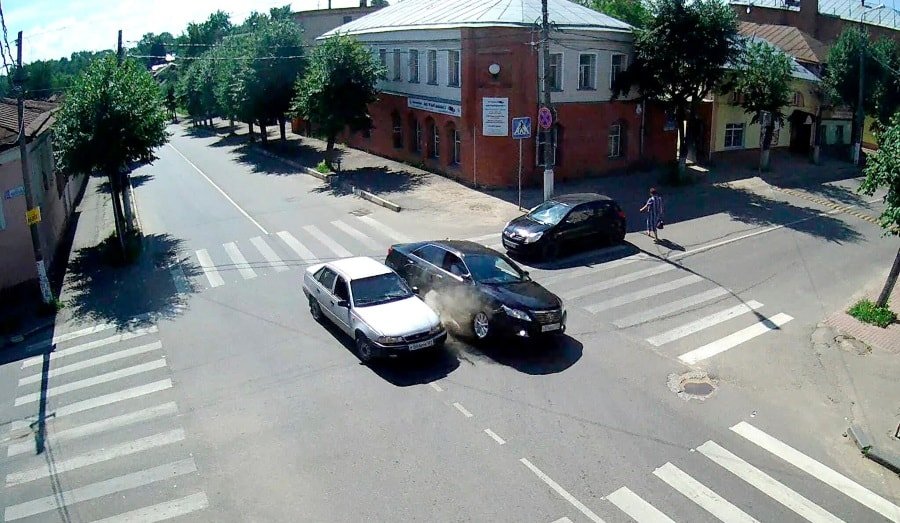 Столкновение при обгоне на перекрестке Правила обгона на перекрёстках