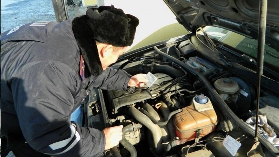 Сверка номеров автомобиля Проверка номера двигателя и кузова