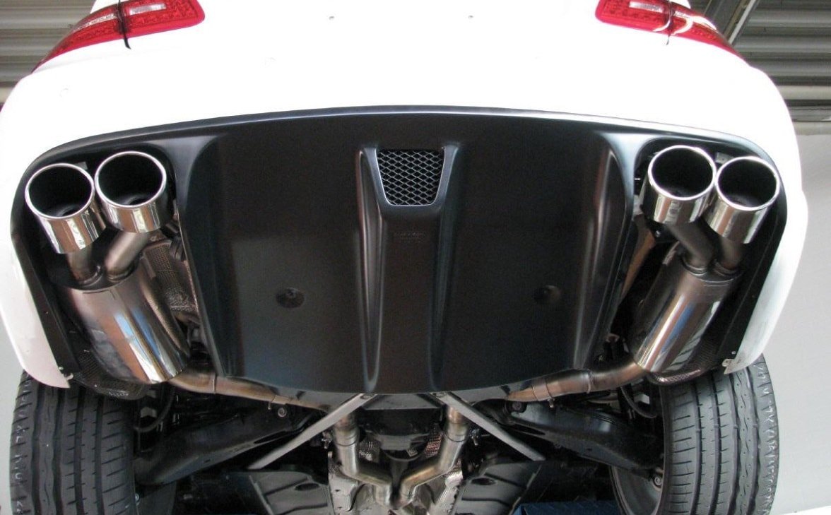 Выхлопная система, установленная в сервисе Тюнинг выхлопной системы в специализированном ателье
