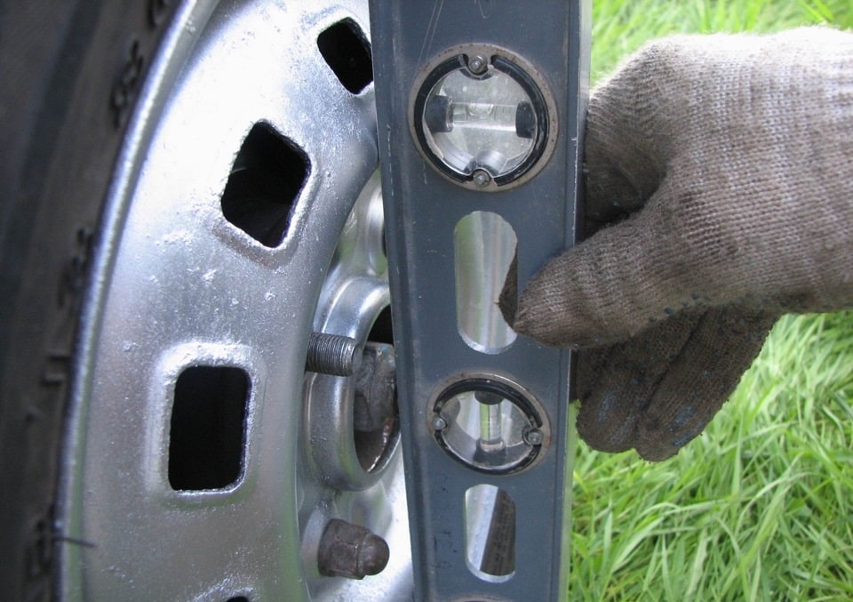 Проверка развала уровнем Подготовка инструмента