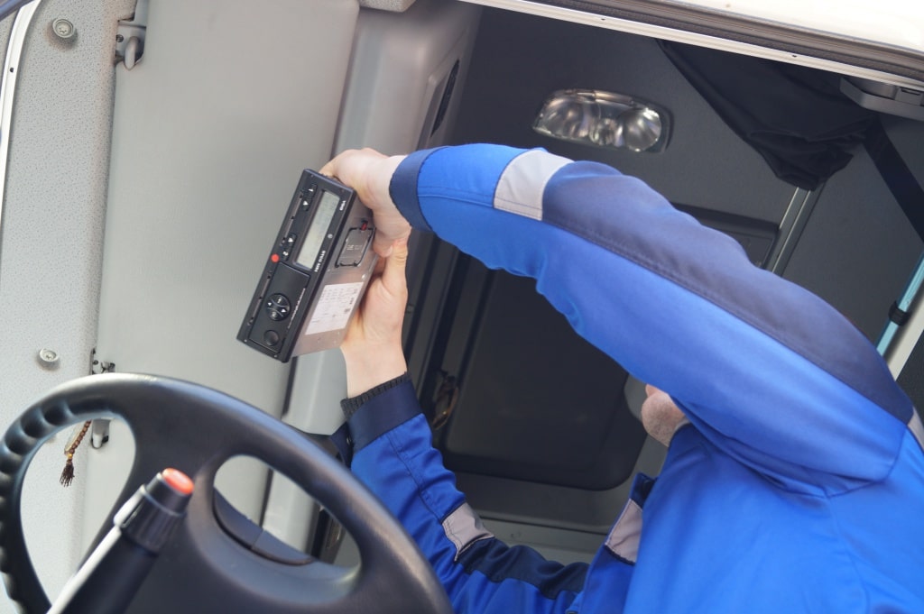 Монтаж тахографа Установка тахографа