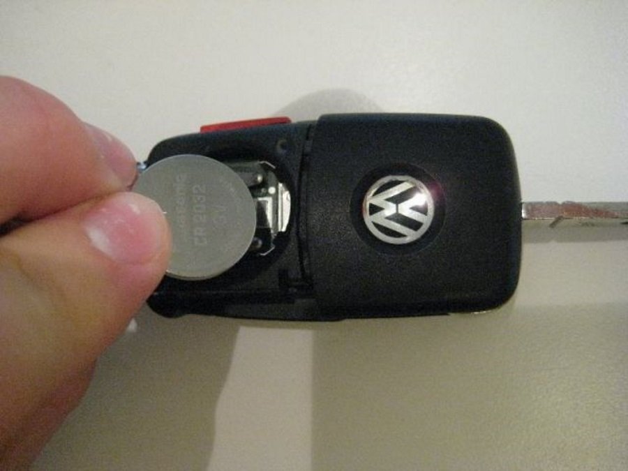 Установка батарейки в брелок Замена батарейки