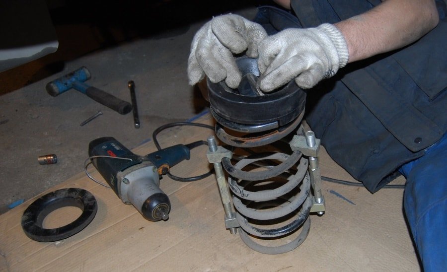 Установка проставок под пружины