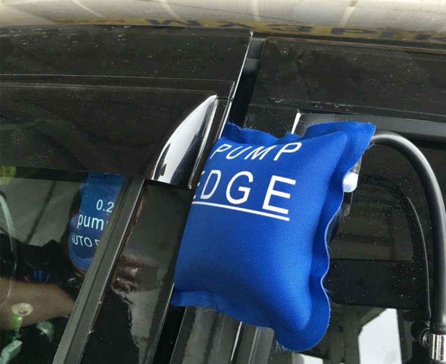 Отжатие двери вакуумной подушкой Вакуумная подушка