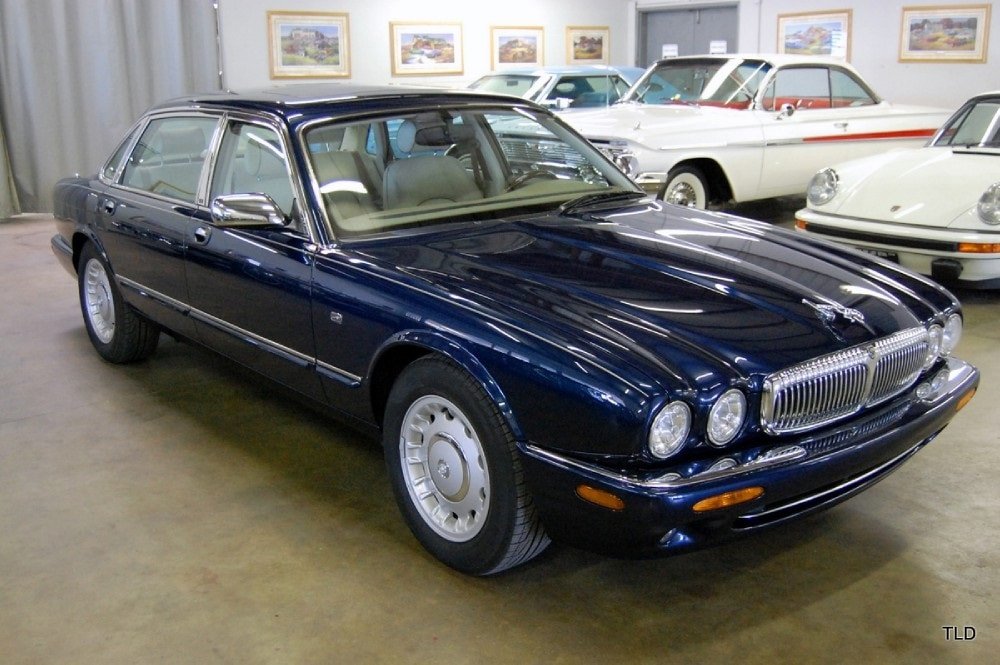 Jaguar XJ8 Класс F или люксовые