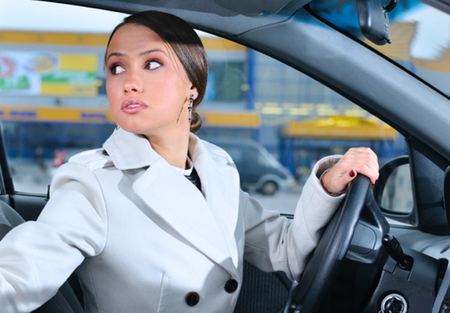 Движение задним ходом Задний ход