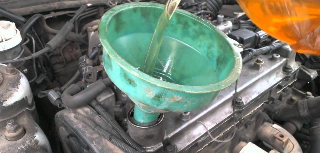 Заполнение двигателя новым маслом Недостатки промывки