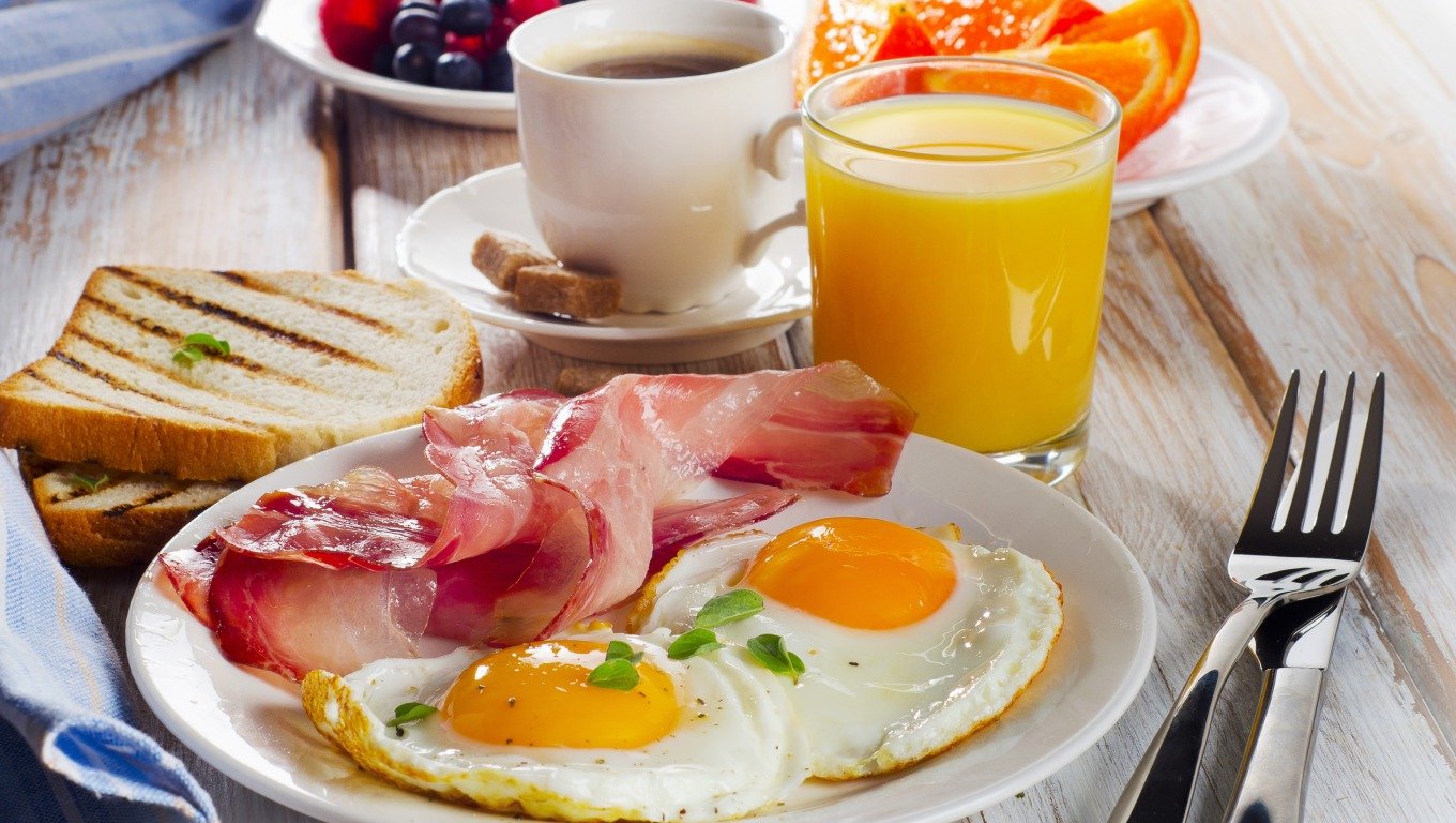 Яичница с беконом Еда при похмелье