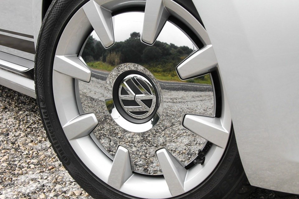 Колпак на легковом авто Колпаки на колеса