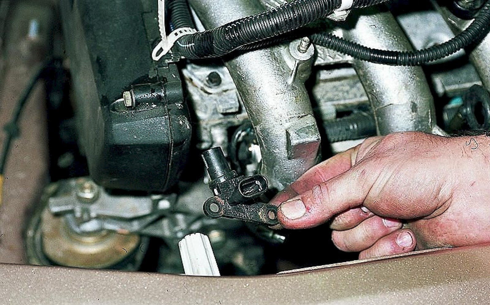 Нарушения в датчике коленвала Какие нарушения бывают в работе датчика коленвала